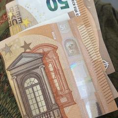 Twee briefjes van 50 euro, iLost'a bildirildiği gibi
