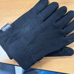 Gloves zwart, as reported by VITAZ campus Sint-Niklaas using iLost