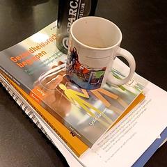 Boeken, mok en fles, som rapportert av Padualaan 97 ved bruk av iLost