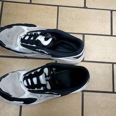 Sneaker Nike, iLost를 사용하여 Centraal magazijn에 보고됨