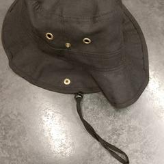 Hoed zwart, zoals gemeld door Rotterdam The Hague Airport met iLost