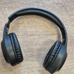 ヘッドホン がiLostで EBS OV Poeldijk によって報告されました