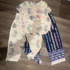 Oblečení with print, jak nahlášeno Amsterdam ID Aparthotel pomocí iLost