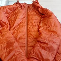 Kleding Jas, rapporterat av Centraal magazijn med iLost