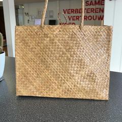 Kézitáska, amint azt Connexxion Amstelland-Meerlanden Amstelveen az iLost segítségével jelentette.