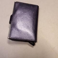 İLost kullanarak Qbuzz ZHN tarafından bildirildiği gibi Cüzdanlar Cernuda Bermudez