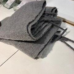 Šátek, jak nahlášeno Cursus en vergadercentrum Domstad pomocí iLost