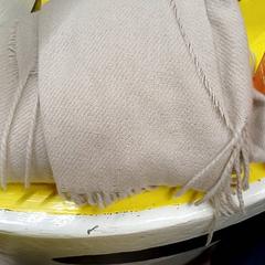 Sál echarpe creme, amint azt IKEA Lille az iLost segítségével jelentette.