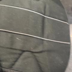 Babydraagzak, como reportado por Rotterdam The Hague Airport utilizando o iLost