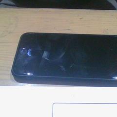 Iphone zwart, zoals gemeld door Pukkelpop met iLost