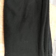 衣類 Sjaal がiLostで Regio Antwerpen - Brussel によって報告されました