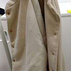 İLost kullanarak IKEA Saint-Etienne tarafından bildirildiği gibi Dış giyim Beige
