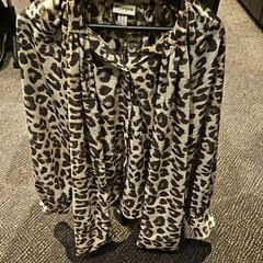 الملابس، كما تم الإبلاغ عنه بواسطة Van der Valk Hotel Utrecht عبر iLost