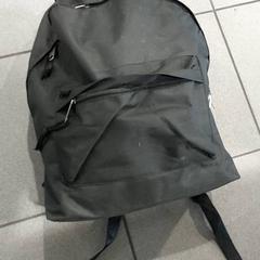 Motxilla Zwart, segons ha informat Centraal magazijn mitjançant iLost