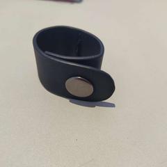 Bracelet zwart nepleer kind, as reported by Het Noordbrabants Museum using iLost