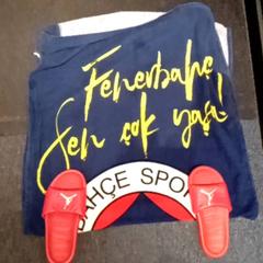 Ručník & Koupelnové pantofle Blue & Red, jak nahlášeno Mövenpick Hotel Amsterdam City Centre pomocí iLost