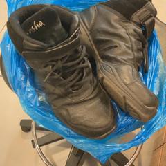 الحذاء، كما تم الإبلاغ عنه بواسطة MEININGER Hotel Marseille Centre la Joliette عبر iLost