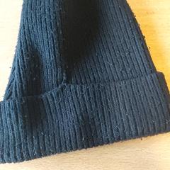 Oblečení - Muts Zwart, jak nahlášeno Regio West-Vlaanderen pomocí iLost