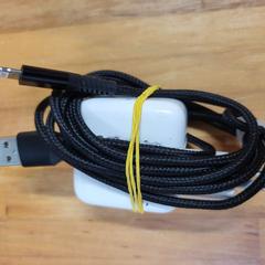 Nabíječka pro iPhone oplader, jak nahlášeno Bolognalaan 101 pomocí iLost