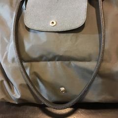 حقائب حمل وحقائب اليد، كما تم الإبلاغ عنه بواسطة U-OV Utrecht عبر iLost