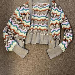 Gilet Gekleurd, a été signalé par Burgers' Zoo utilisant iLost