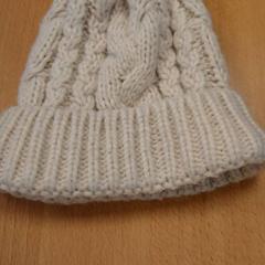 قبعة صغيرة Beenie، كما تم الإبلاغ عنه بواسطة Inntel Hotels Amsterdam Centre عبر iLost