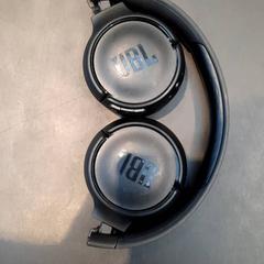 Headphones zwarte JBL, as reported by Universiteit Gent - Faculteitsbibliotheek LW using iLost