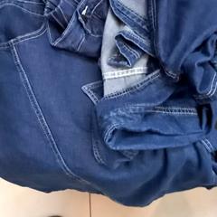 Jeans, ha sido reportado por Leonardo Royal Hotel Amsterdam con iLost