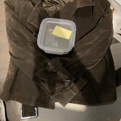 Jacket brown، كما تم الإبلاغ عنه بواسطة Van der Valk Hotel Heerlen عبر iLost