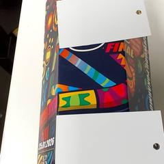 İLost kullanarak Centraal magazijn tarafından bildirildiği gibi Kartonnen doos kleurrijk