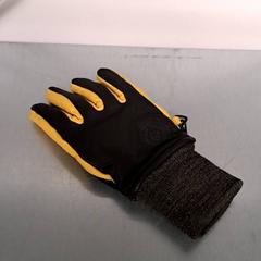 Handschoen Gul & Svart, zoals gemeld door Keolis Lund met iLost