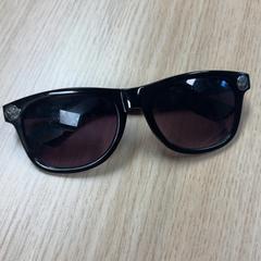 색안경, iLost를 사용하여 Pathé Tilburg에 보고됨