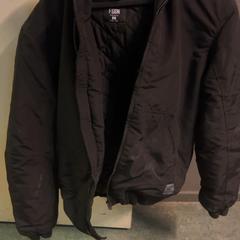 Dzseki black fsbn, amint azt KABUL à GoGo / Teatro az iLost segítségével jelentette.