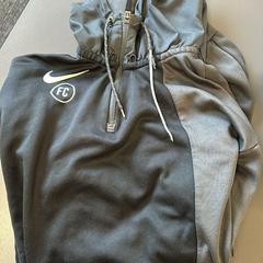 Weste met capuchon, gemeldet von Gebo Tours über iLost