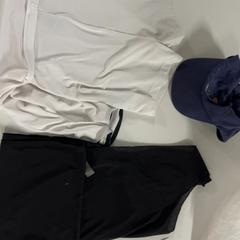 الملابس، كما تم الإبلاغ عنه بواسطة Silver Sands Beach عبر iLost