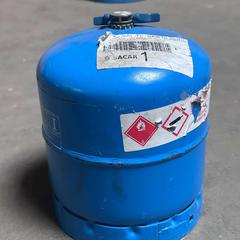 Gas cylinder - blue، كما تم الإبلاغ عنه بواسطة Lago Lago عبر iLost