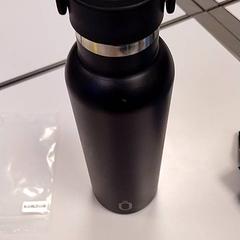 飲用ボトル Zwart がiLostで Vrije Universiteit Amsterdam によって報告されました