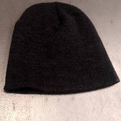 Petje Grå, zoals gemeld door IKEA Linköping met iLost