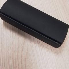 Brillenetui mit brille, gemeldet von Qbuzz Fryslân über iLost