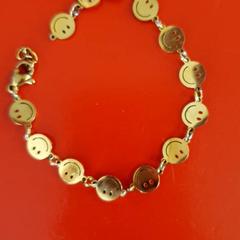 ブレスレット Goudkleurig met smileys がiLostで DierenPark Amersfoort によって報告されました