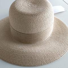 Odzież - Beige hoed, zgłoszono przez Regio Limburg - Leuven przy użyciu iLost