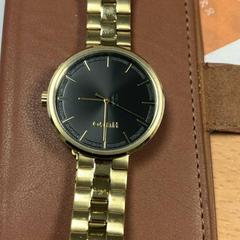 Relógio, como reportado por Sheraton Brussels Airport Hotel utilizando o iLost