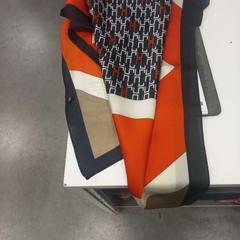 Lenço de senhora, a été signalé par IKEA Braga utilisant iLost