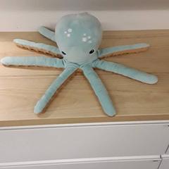 Peluxea Octopus, gisa salatu by IKEA Breda iLost erabiliz
