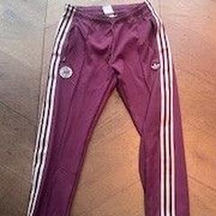 Kalhoty Ajax, jak nahlášeno Hotel Apeldoorn pomocí iLost