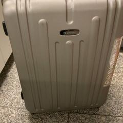 Kufr, jak nahlášeno Eindhoven Airport pomocí iLost