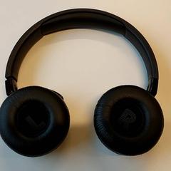 المنتجات الإلكترونية - Koptelefoon، كما تم الإبلاغ عنه بواسطة Regio Limburg - Leuven عبر iLost