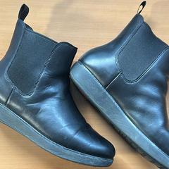 Stiefel, gemeldet von Sheraton Brussels Airport Hotel über iLost