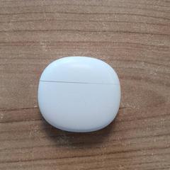 Bluetooth earphones case, as reported by Transdev Hoeksche Waard Goeree Overflakkee using iLost