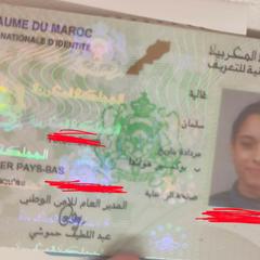 Wallet containing identify and bank carfs, amint azt az iLostnak jelentették.